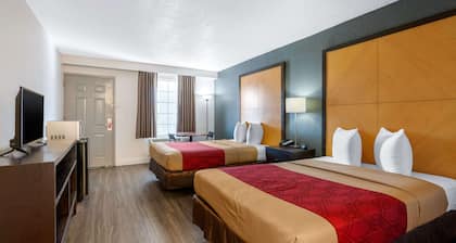 Econo Lodge Airport at RJ Stadium