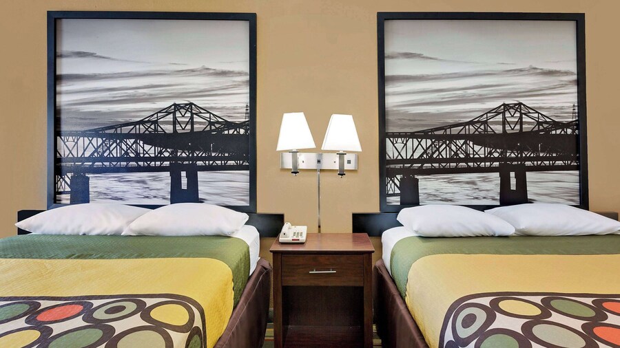 Super 8 by Wyndham Laurel