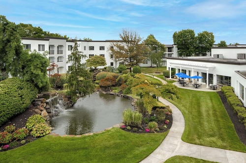 DoubleTree Suites by Hilton Hotel Mt. Laurel