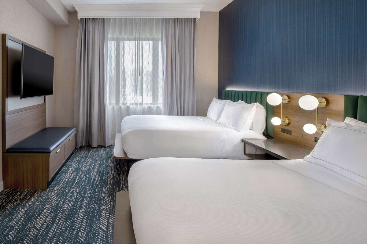 1 bedroom, premium bedding, pillowtop beds, in-room safe