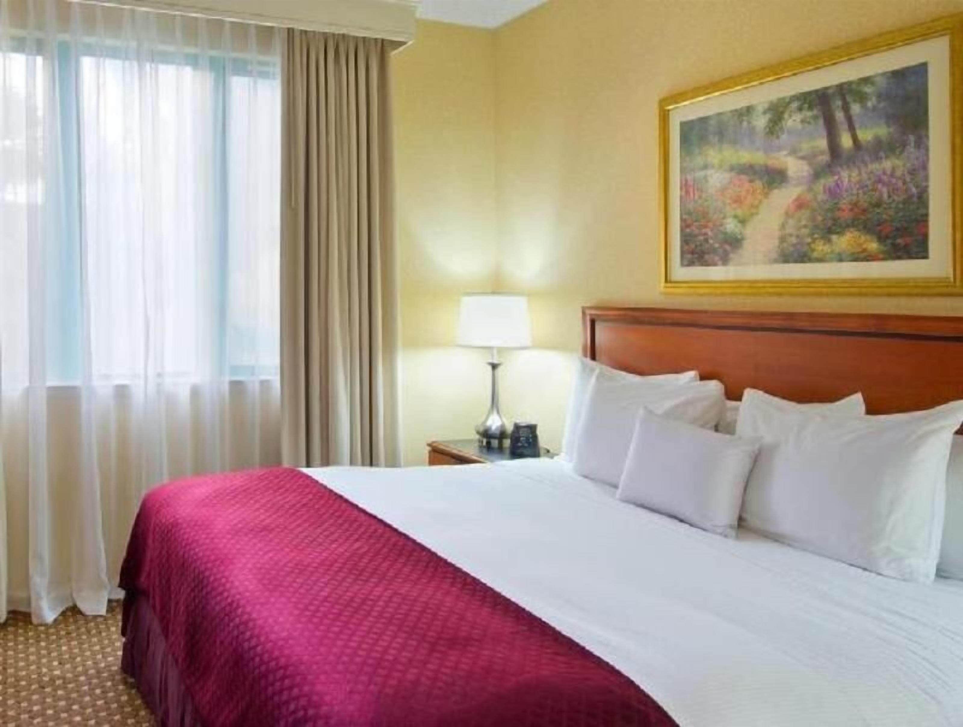 1 bedroom, premium bedding, pillow-top beds, in-room safe