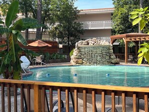 حمّام سباحة خارجي