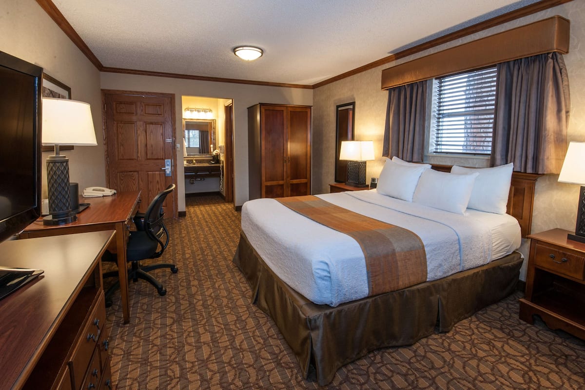 Standard Room, 1 Queen Bed, Non Smoking