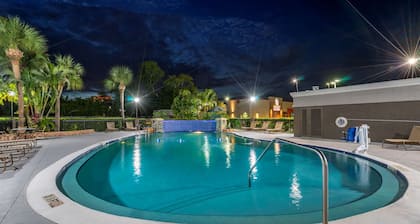 Comfort Inn & Suites St. Pete - Clearwater International Airport