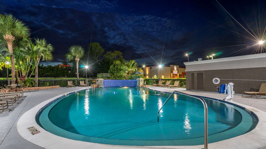 Comfort Inn & Suites St. Pete - Clearwater International Airport
