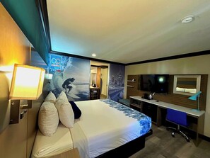 Habitación, 1 cama de matrimonio grande | Ropa de cama hipoalergénica, tabla de planchar con plancha, wifi gratis