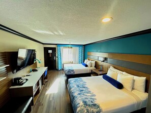 Habitación, 2 camas de matrimonio | Ropa de cama hipoalergénica, tabla de planchar con plancha, wifi gratis