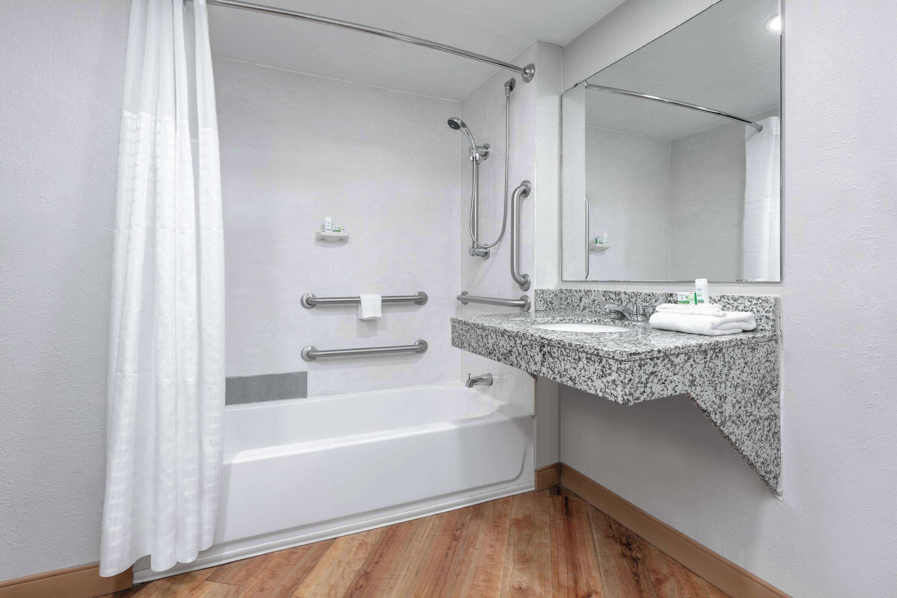 Foto - Baymont by Wyndham Austin University Area