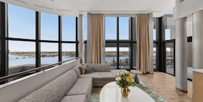 Suite, 1 Bedroom | Living area