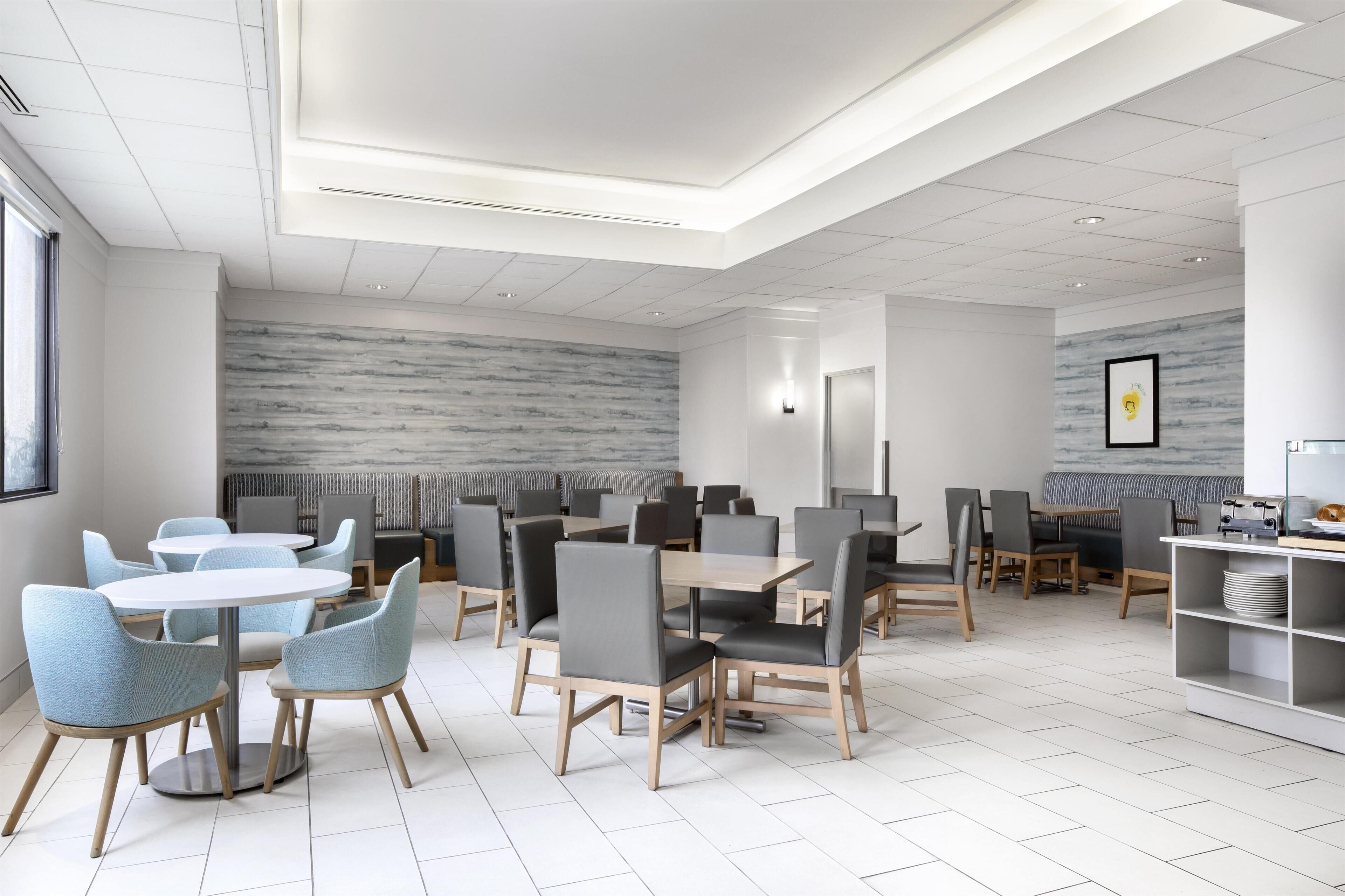 매일 뷔페 무료 아침 식사 포함