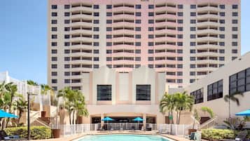 Outdoor pool, pool umbrellas, sun loungers