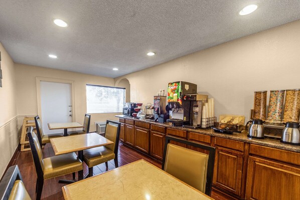 Free daily continental breakfast