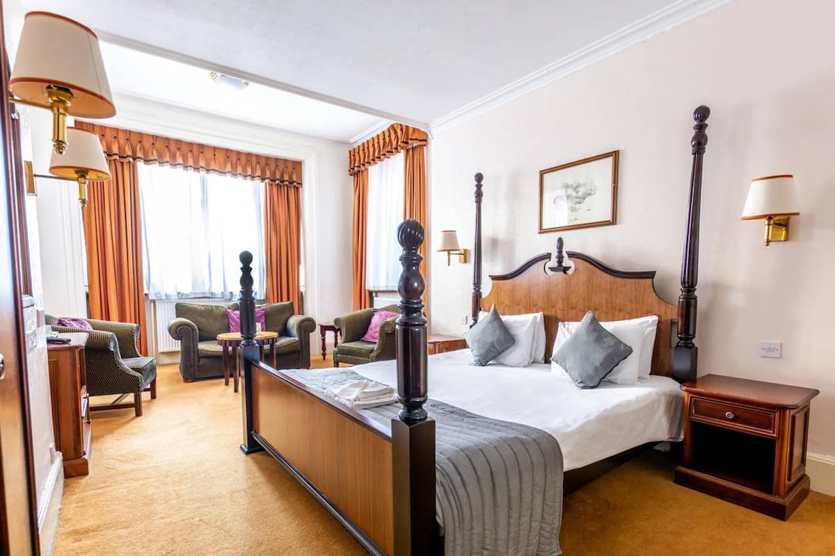 Executive Double Room | Desk, WiFi, bed sheets