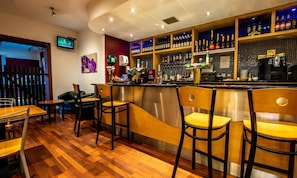 Bar (in der Unterkunft)
