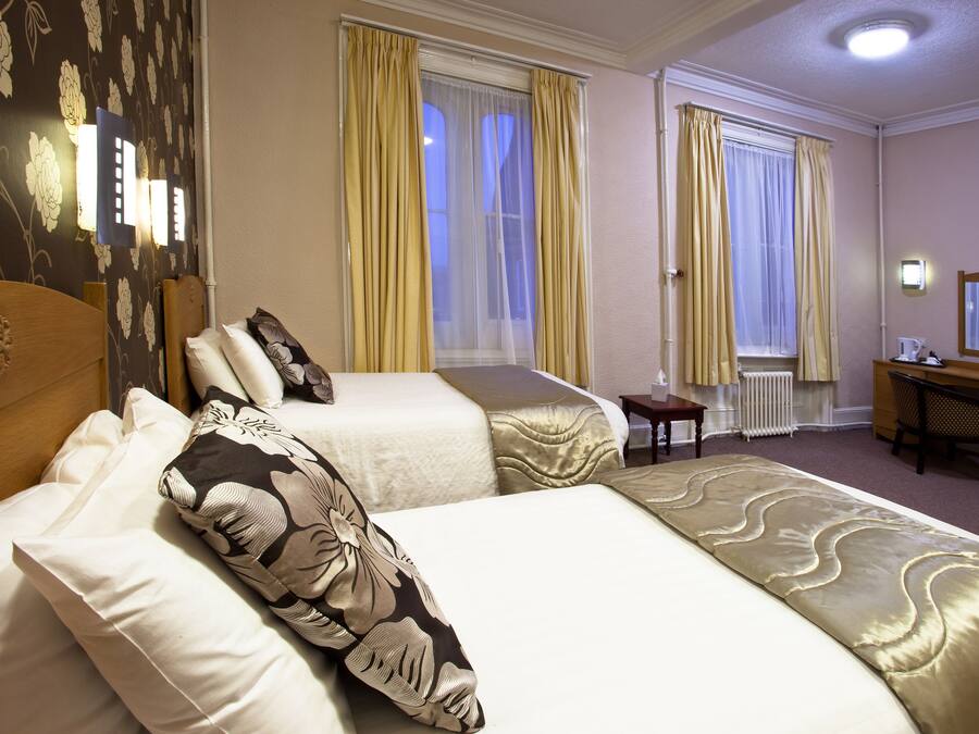 Chambre Standard avec lits jumeaux | Bureau, Wi-Fi, draps fournis