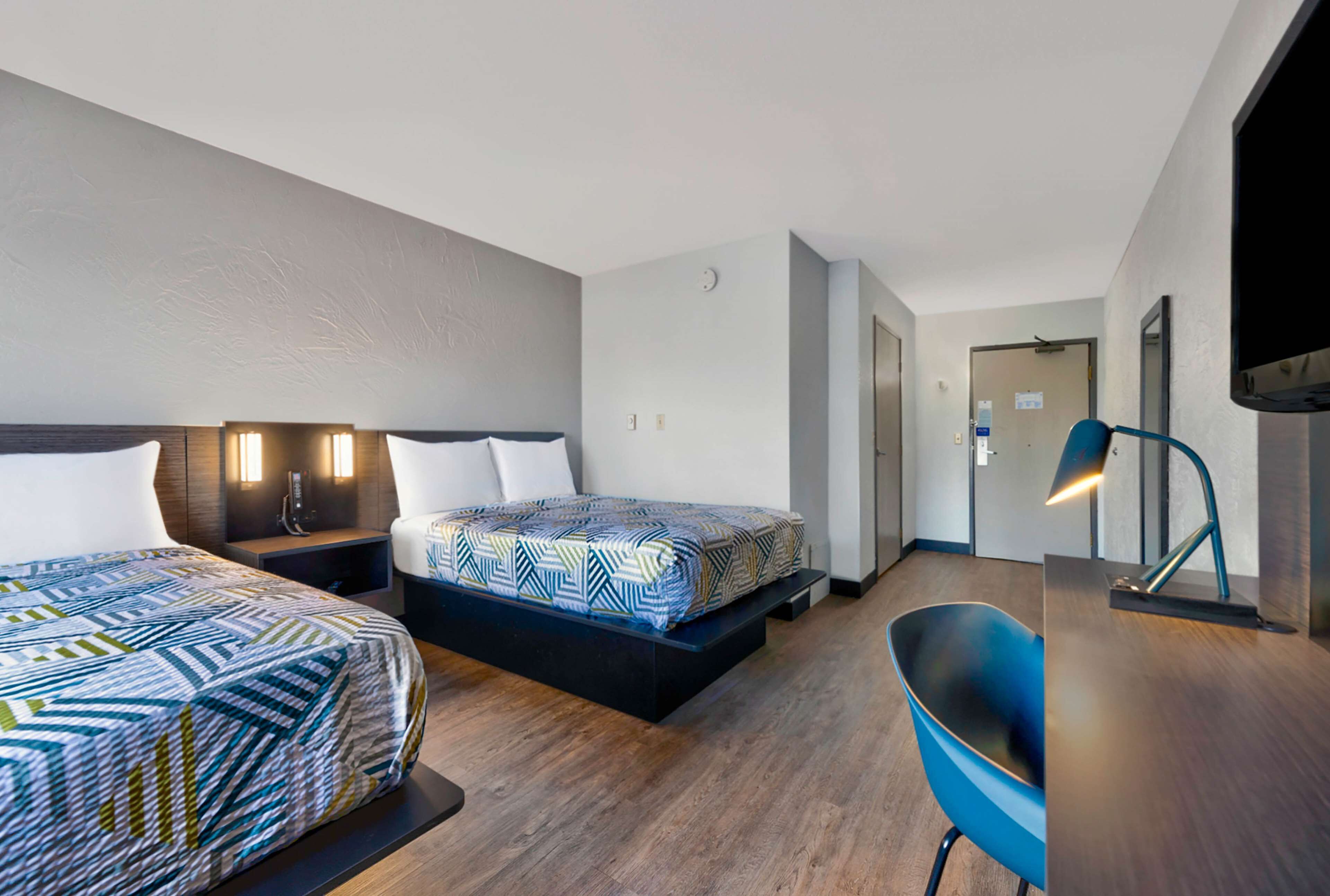 Blackout drapes, free WiFi, bed sheets