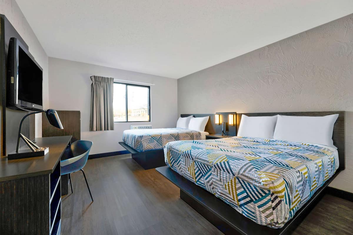 Blackout curtains, free WiFi, bed sheets