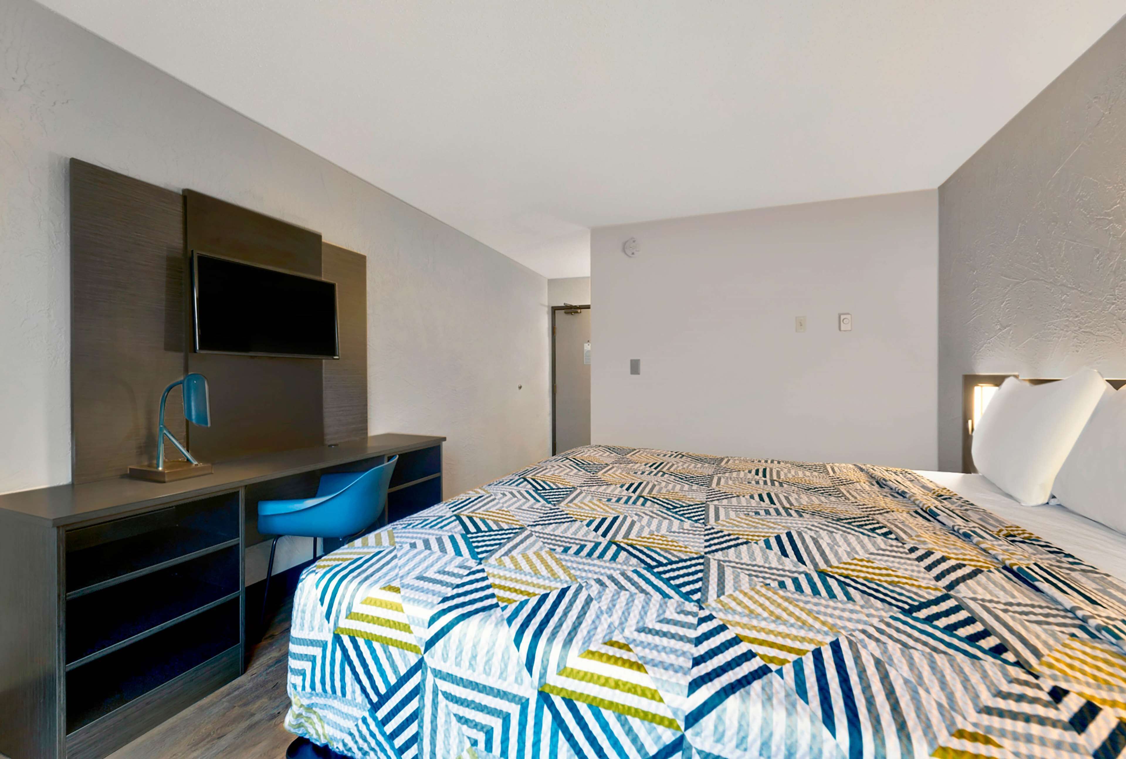 Verdunkelungsvorhänge, kostenloses WLAN, Bettwäsche