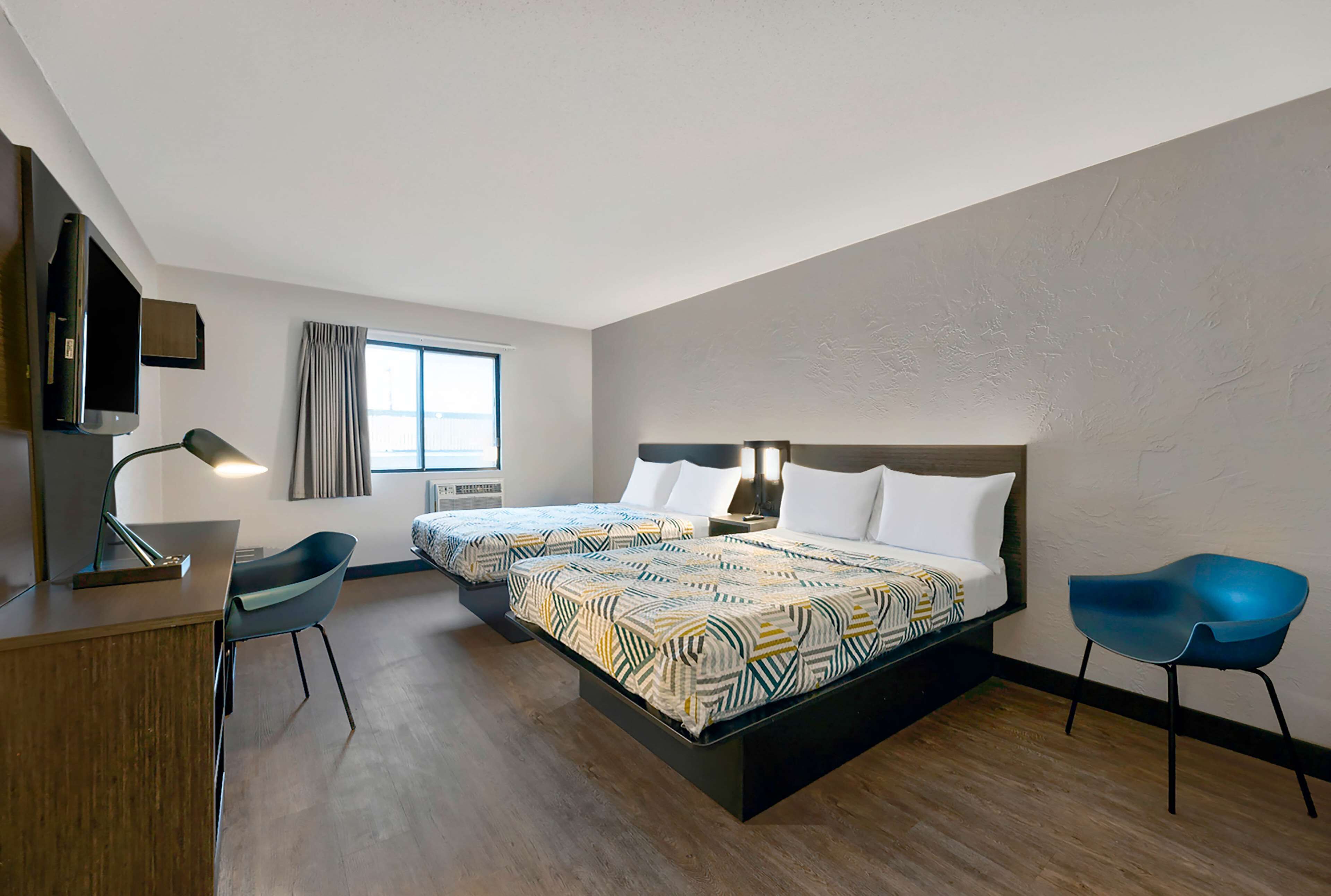 Verdunkelungsvorhänge, kostenloses WLAN, Bettwäsche