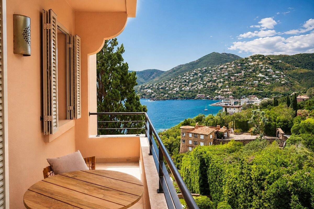 Suite, Balcony, Garden View (Yaktsa) | Premium bedding, minibar (some free items), in-room safe, desk