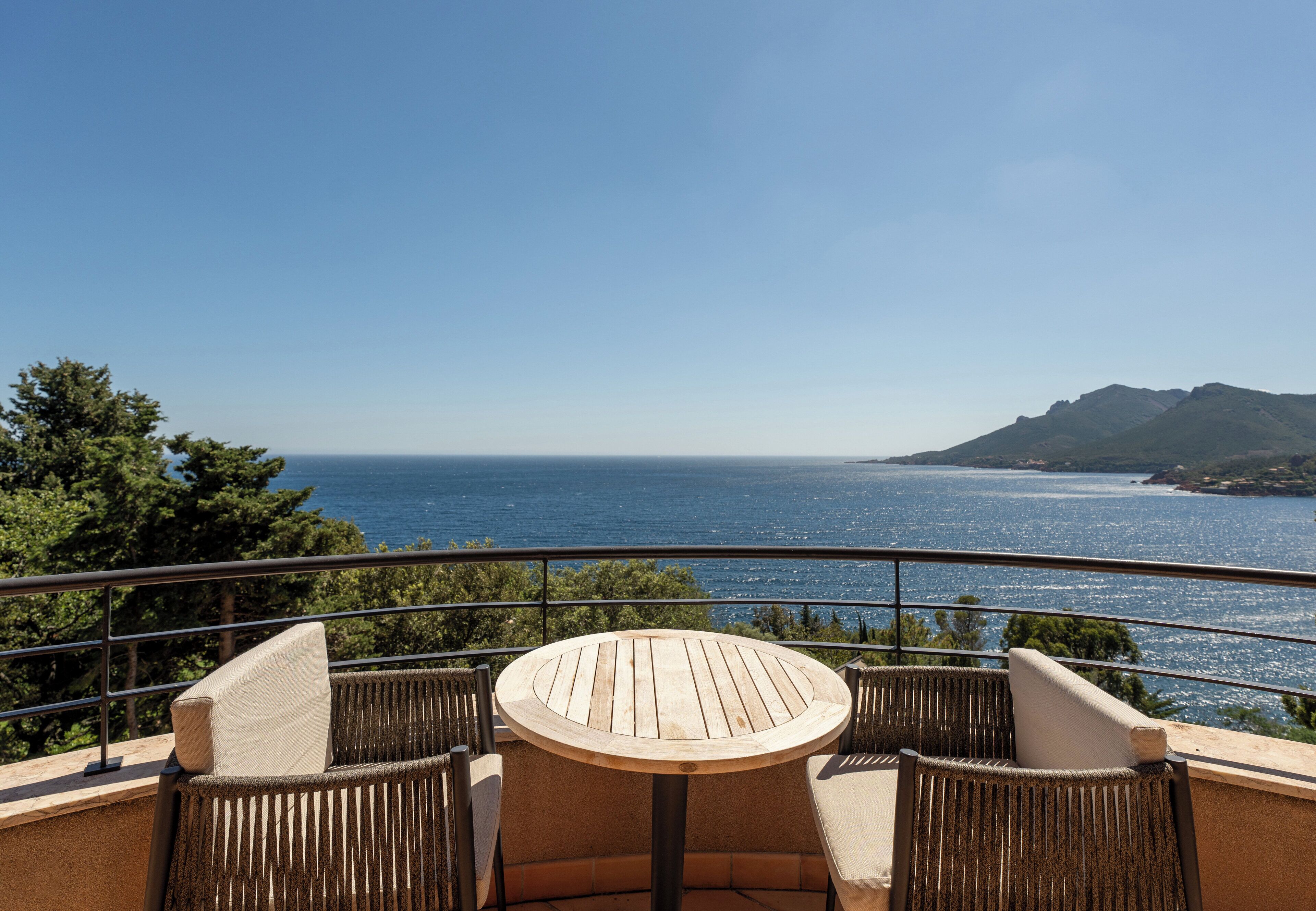 Svit - 1 kingsize-säng - terrass - havsutsikt (Hillside) | Sängtillbehör av högsta kvalitet och minibar med vissa gratis produkter