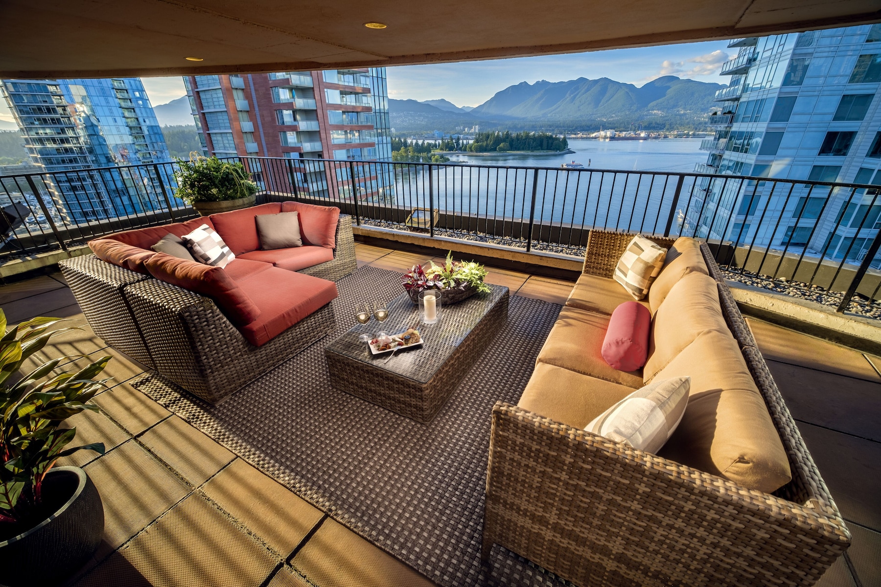 Suite (Coal Harbour) | Terrace/patio