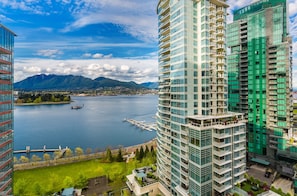 Suite (Coal Harbour) | Water view