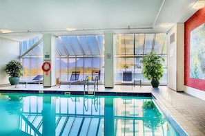 Piscine intérieure