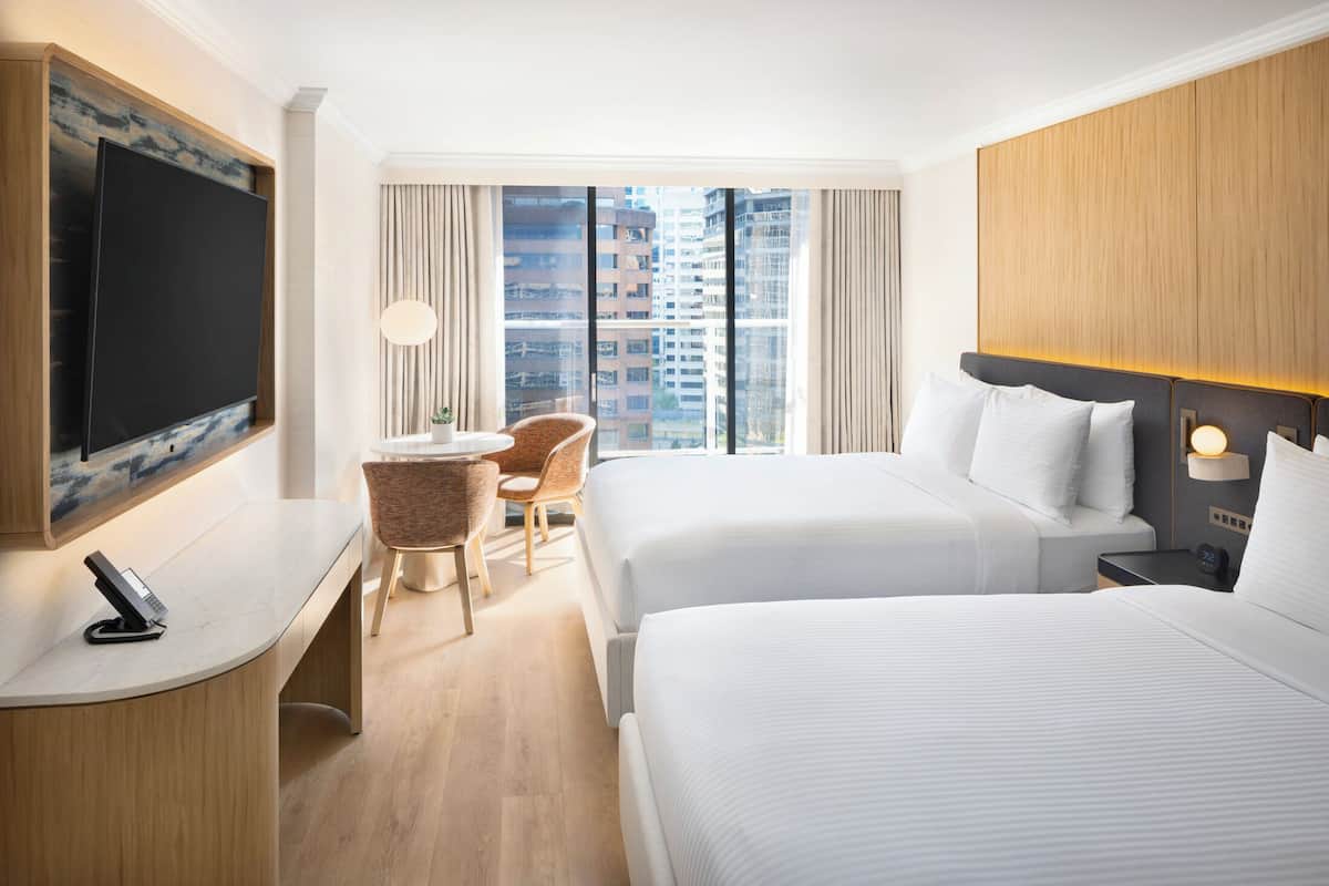 Premium bedding, in-room safe, desk, laptop workspace