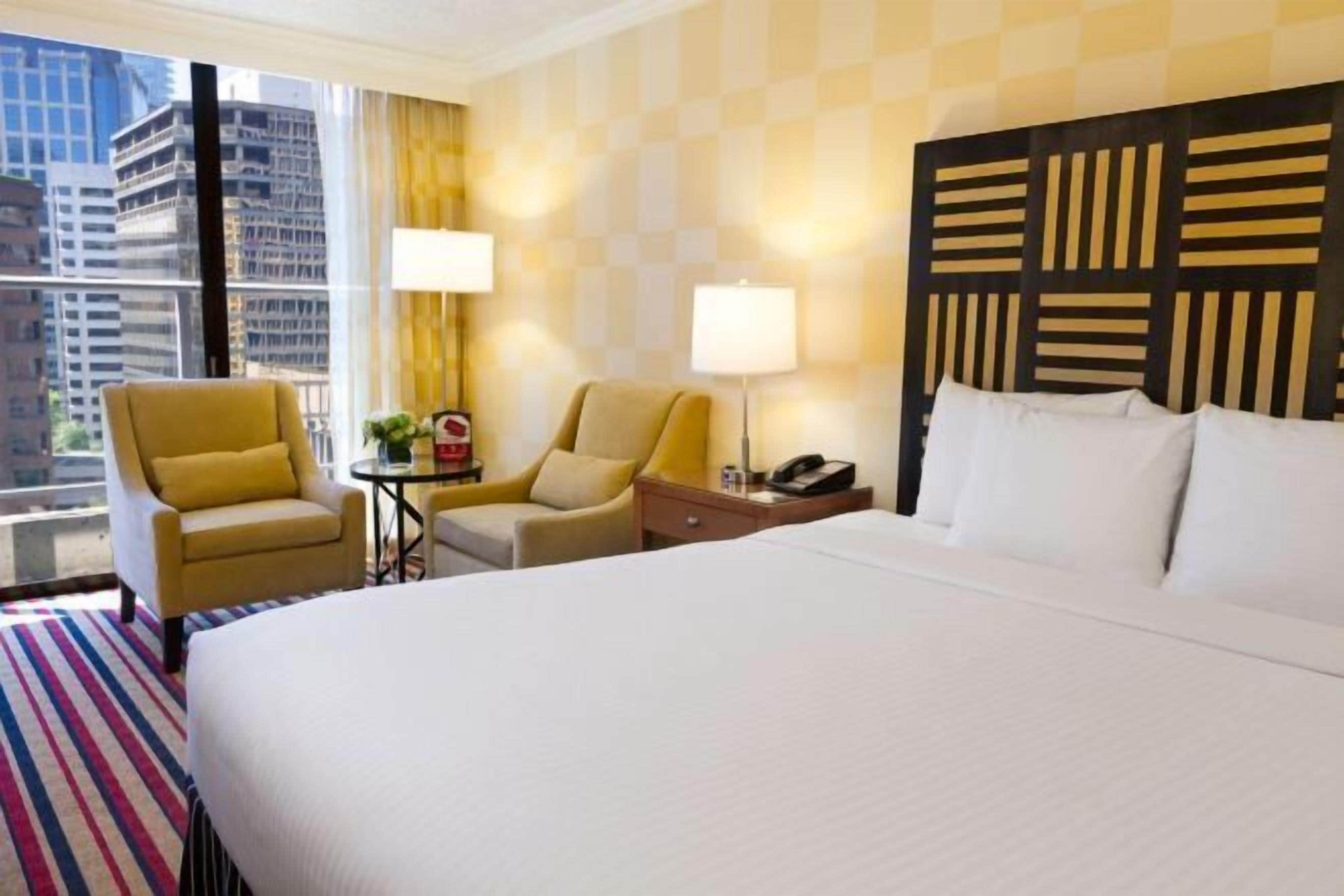 Premium bedding, in-room safe, desk, laptop workspace