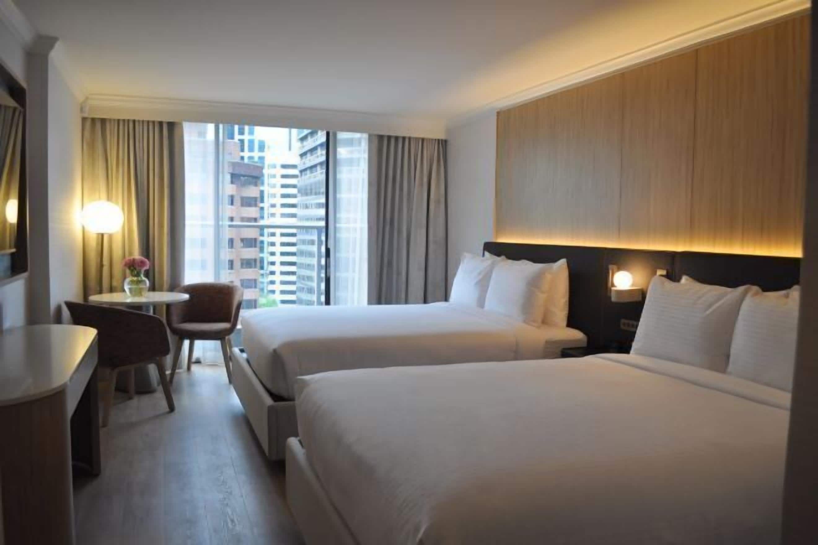 Premium bedding, in-room safe, desk, laptop workspace