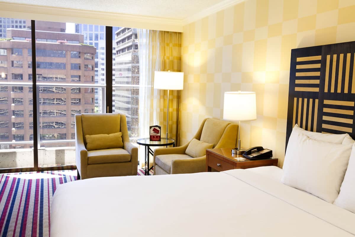 Premium bedding, in-room safe, desk, laptop workspace