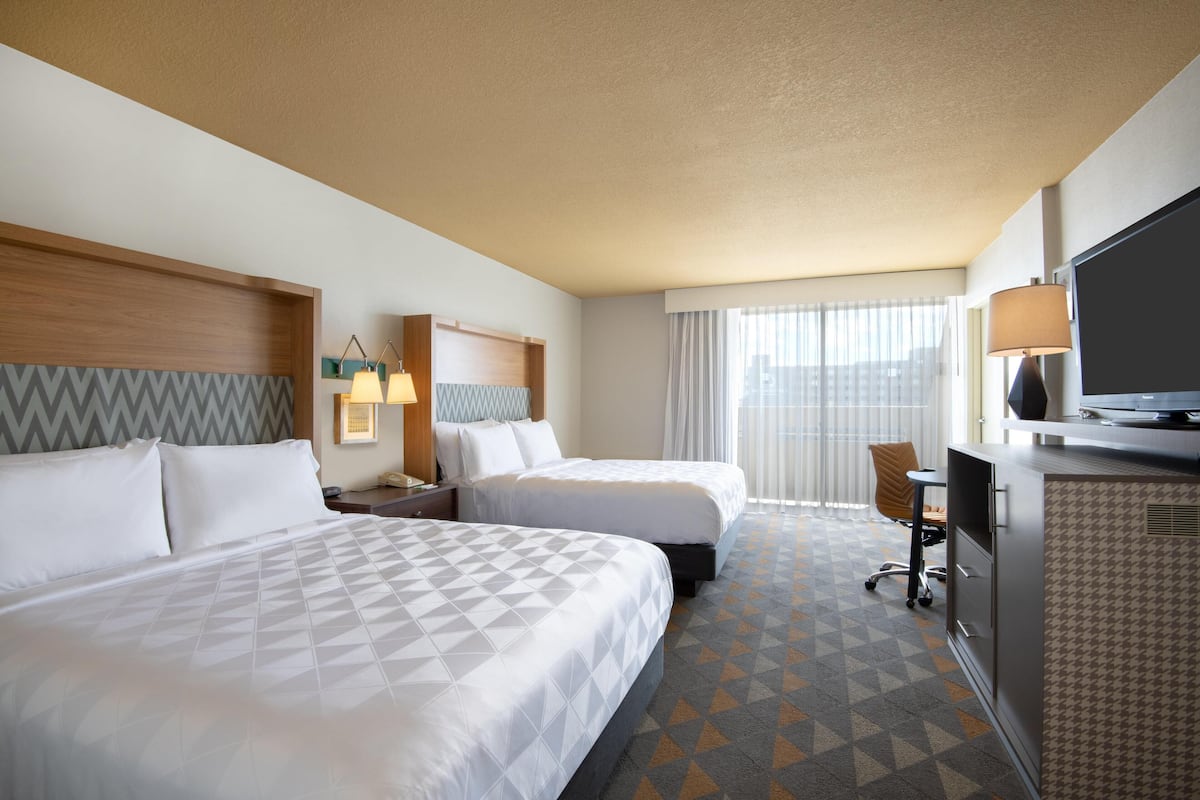 Premium bedding, in-room safe, desk, blackout curtains