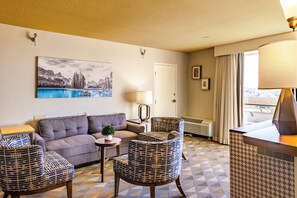 Premium bedding, in-room safe, desk, blackout curtains