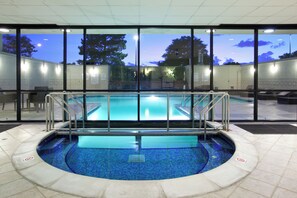 Indoor spa tub