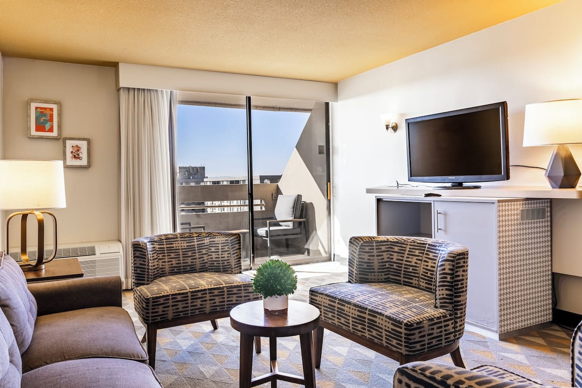 Suite, 2 Queen Beds, Balcony, Mountain View | Premium bedding, in-room safe, desk, blackout curtains