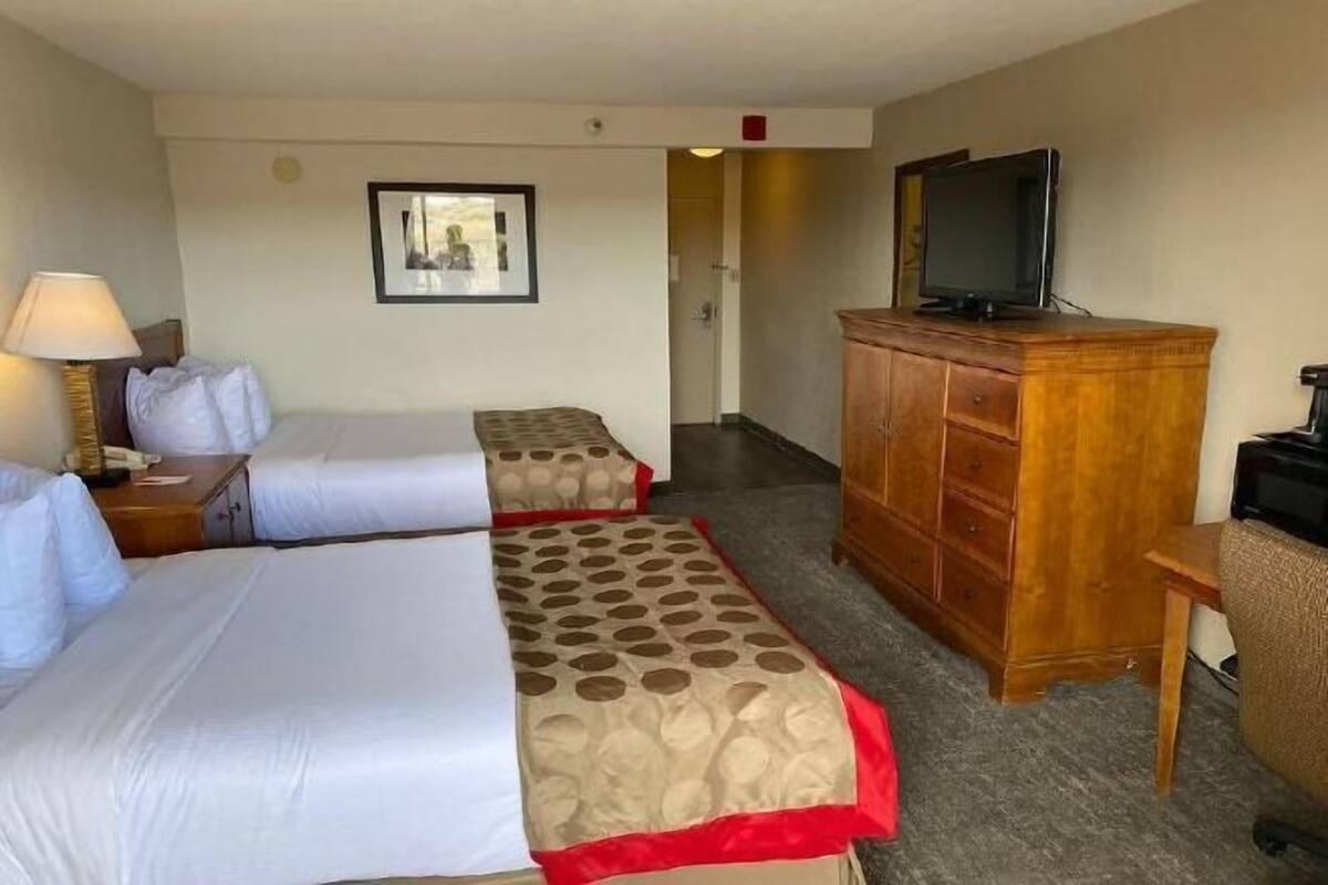 Premium bedding, pillow-top beds, in-room safe, desk