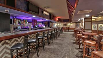 Serves dinner and happy hour