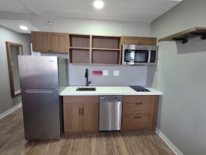 1 King Bed, Premier Tower Room, Full Kitchen, Walk-In Shower, Non-Smoking