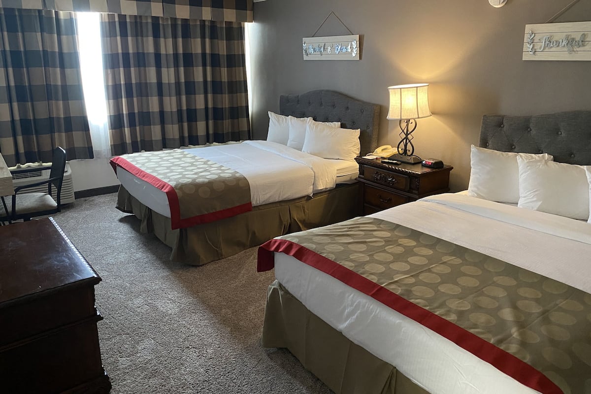 Suite, 2 Double Beds, Non Smoking (Two-Bedroom Suite)
