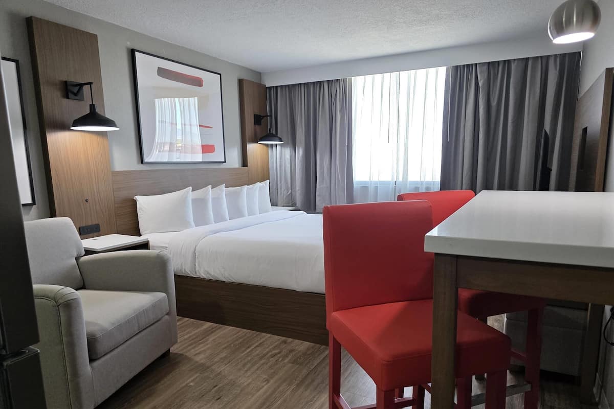 1 King Bed, Premier Tower Room, Full Kitchen, Walk-In Shower, Non-Smoking