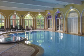 Piscine intérieure