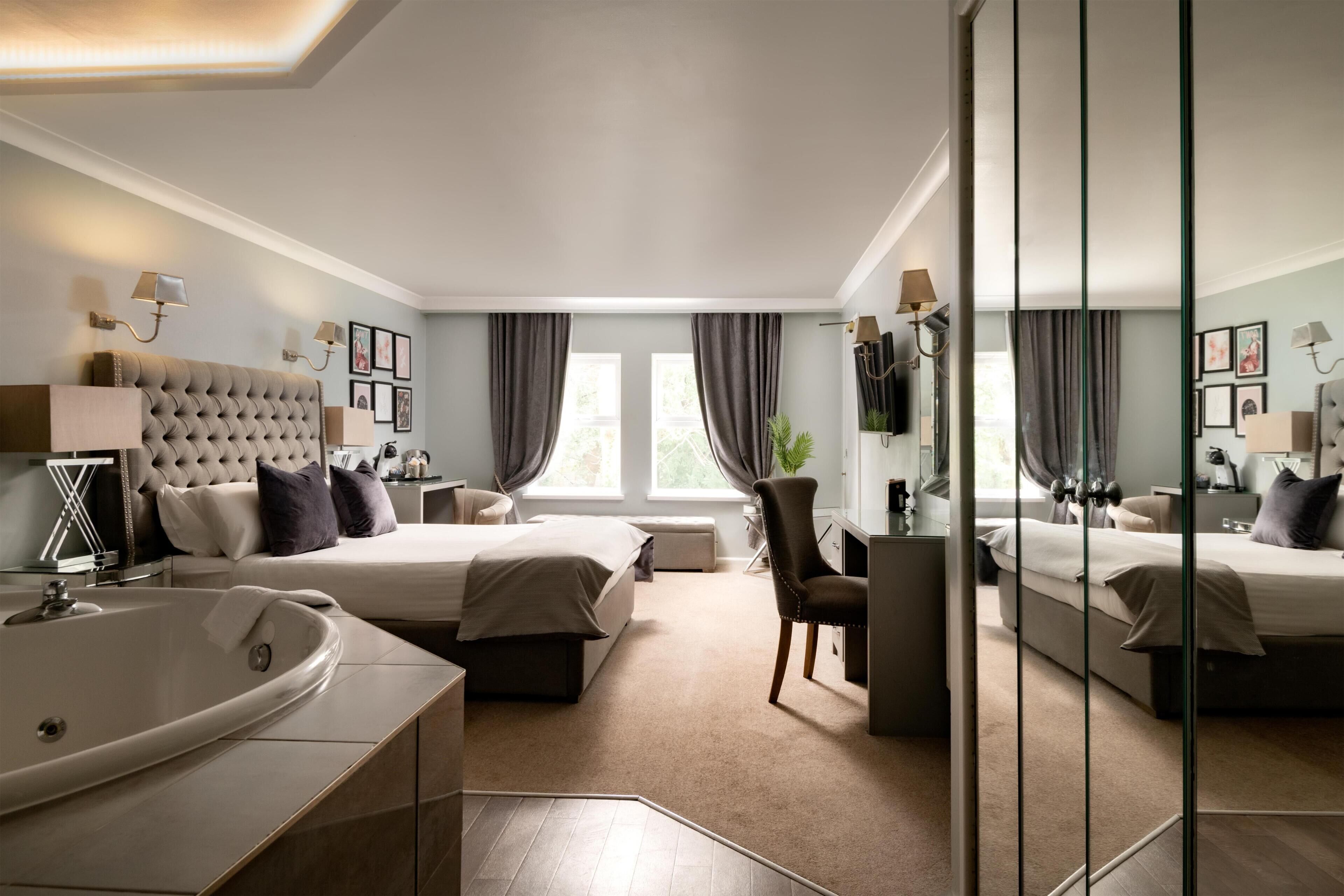 In-room safe, desk, iron/ironing board, free WiFi