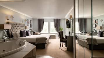 In-room safe, desk, iron/ironing board, free WiFi