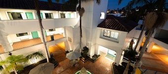 Casablanca Inn