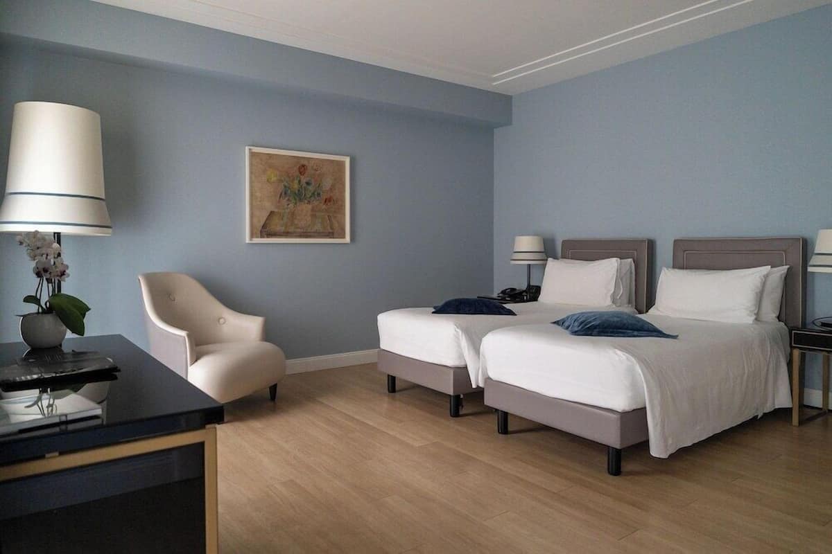 Down comforters, free minibar items, in-room safe, desk
