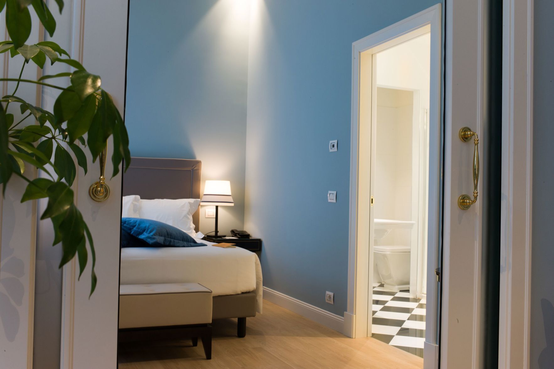 Down comforters, free minibar items, in-room safe, desk