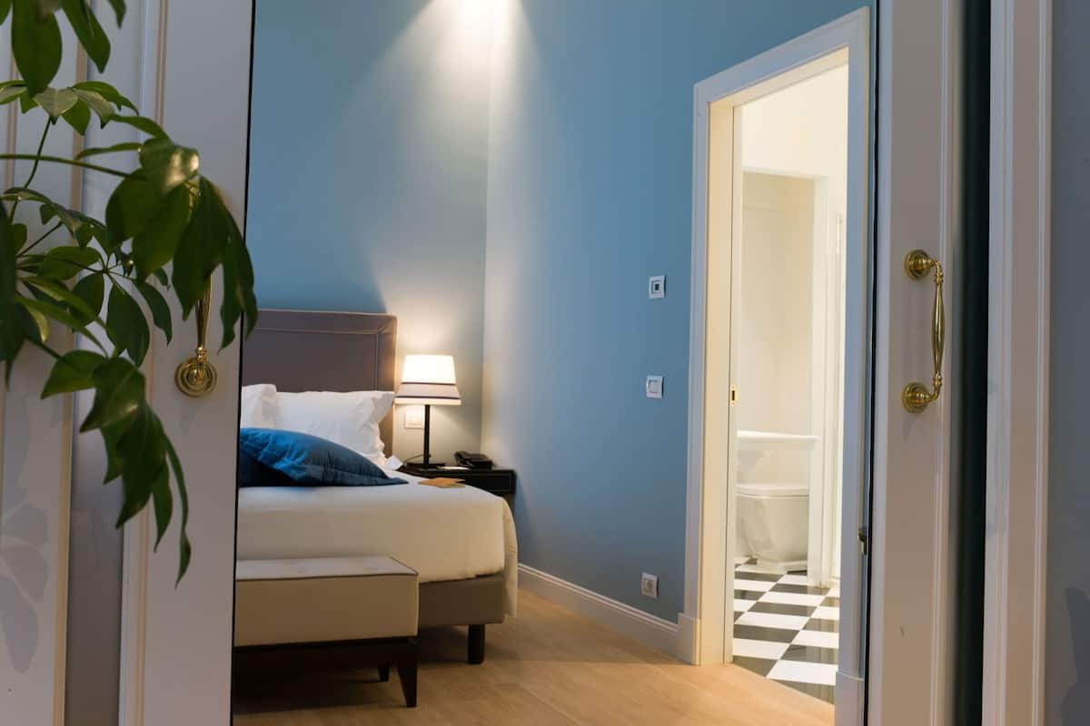 Down comforters, free minibar items, in-room safe, desk