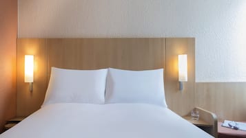 Standard Double Room, 1 Double Bed | Desk, laptop workspace, blackout drapes, soundproofing