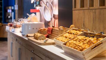 Daily buffet breakfast (EUR 13.90 per person)